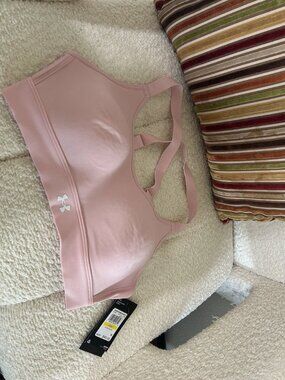 NEW Medium Under Armour Sports Bra